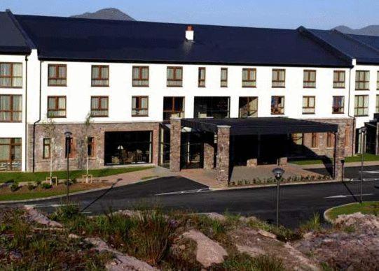 Golden'S Cove Apartments At Sneem Hotel Ngoại thất bức ảnh