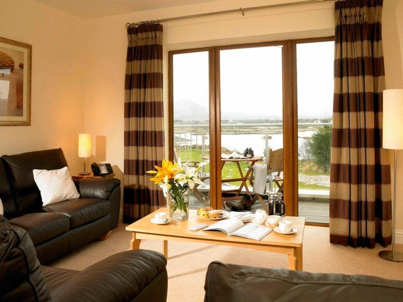 Golden'S Cove Apartments At Sneem Hotel Ngoại thất bức ảnh